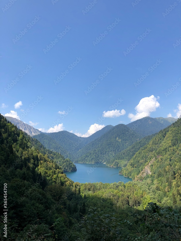 Obraz premium lake and mountains