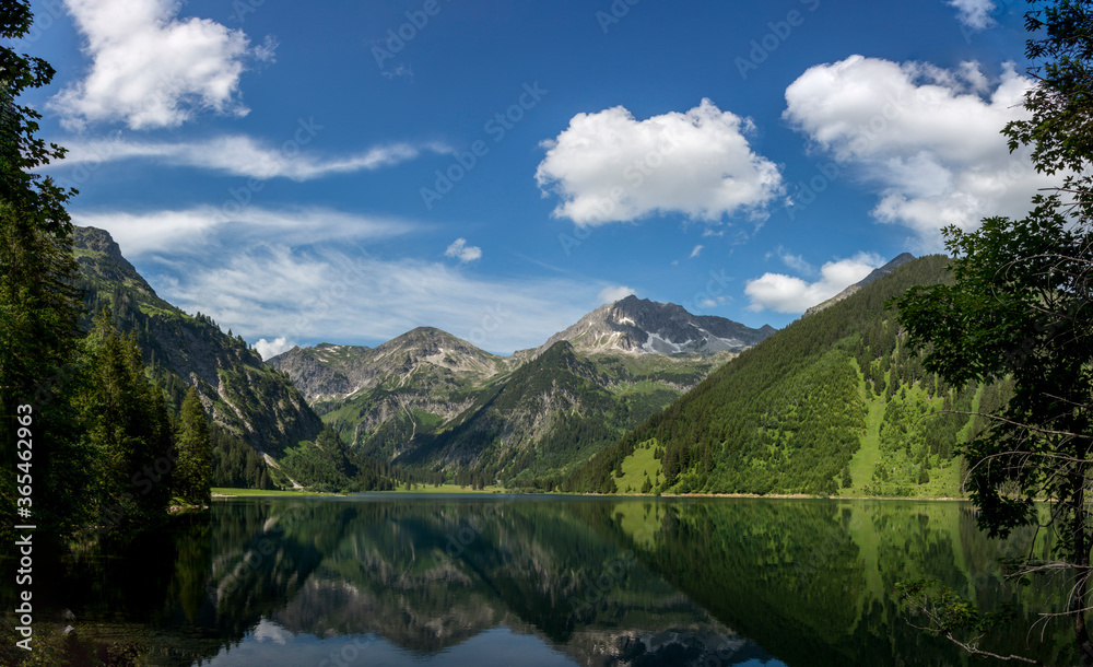 Vilsauersee im Tannheimer Tal