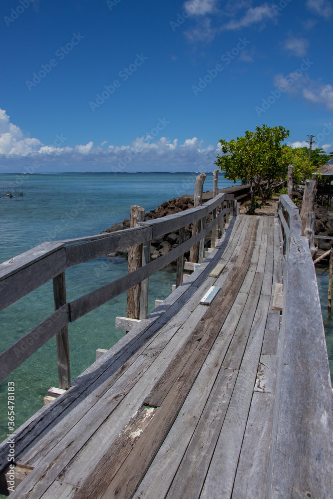 Naklejka premium Wooden walkway in Samoa