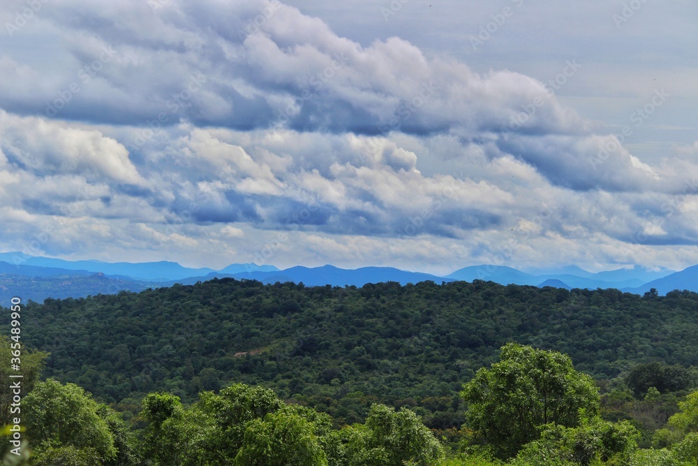 Obraz premium Clouds over the mountains