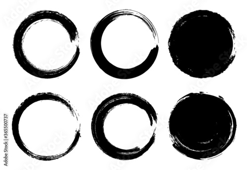Set of grunge circles.Grunge round frames.