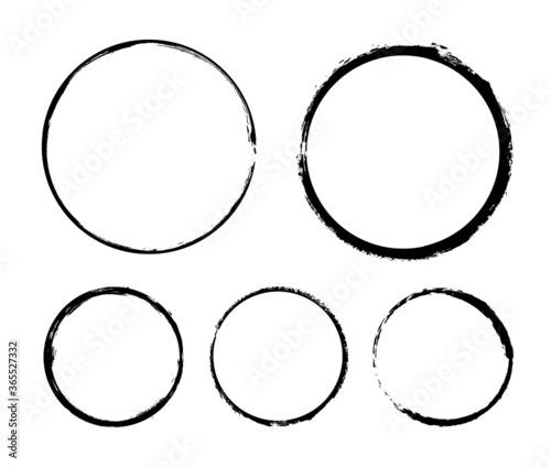 Set of round frames.Grunge circles.