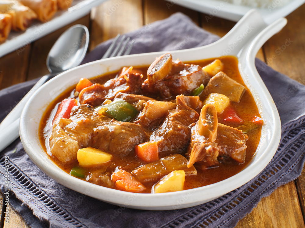 filipino beef kaldereta in bowl