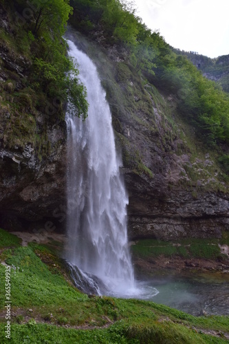 Fototapeta Naklejka Na Ścianę i Meble -  Chiusaforte - cascata Fontanon di Goriuda
