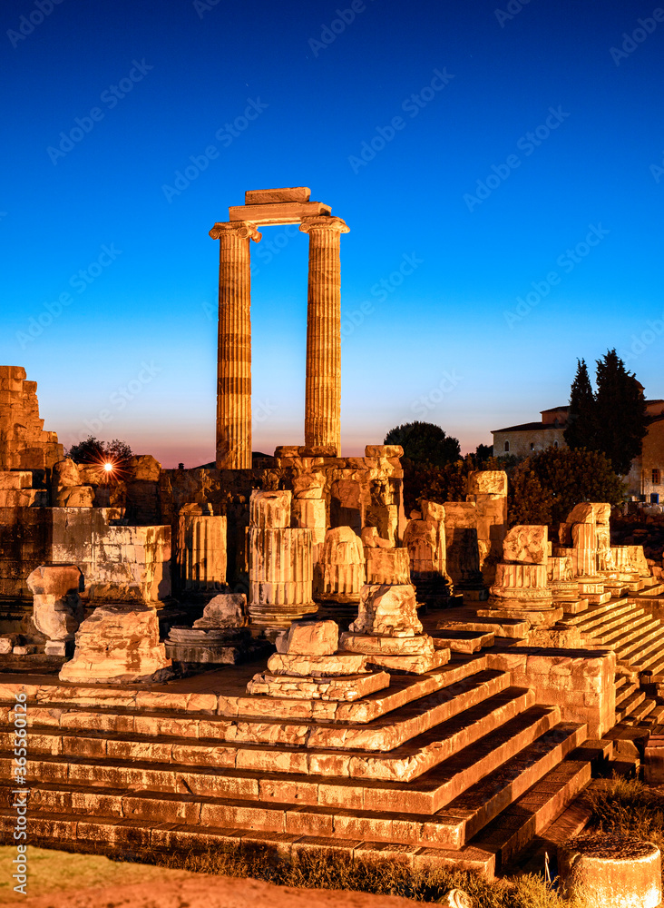 Fototapeta premium Apollon Temple in Didyma Turkey