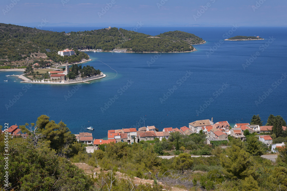THE TOWN OF VIS IN THE ADRIATIC SEA IN CROATIA. THE TOWN OF VIS IN THE ADRIATIC SEA IN CROATIA.