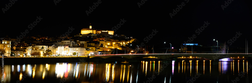 Fototapeta premium City of Coimbra by night