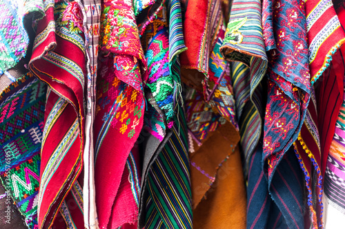 Mayan fabrics © Leocomic