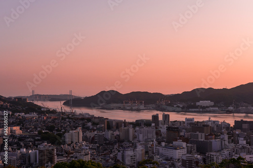 風頭公園から見る長崎市の夕暮れ 都市景観