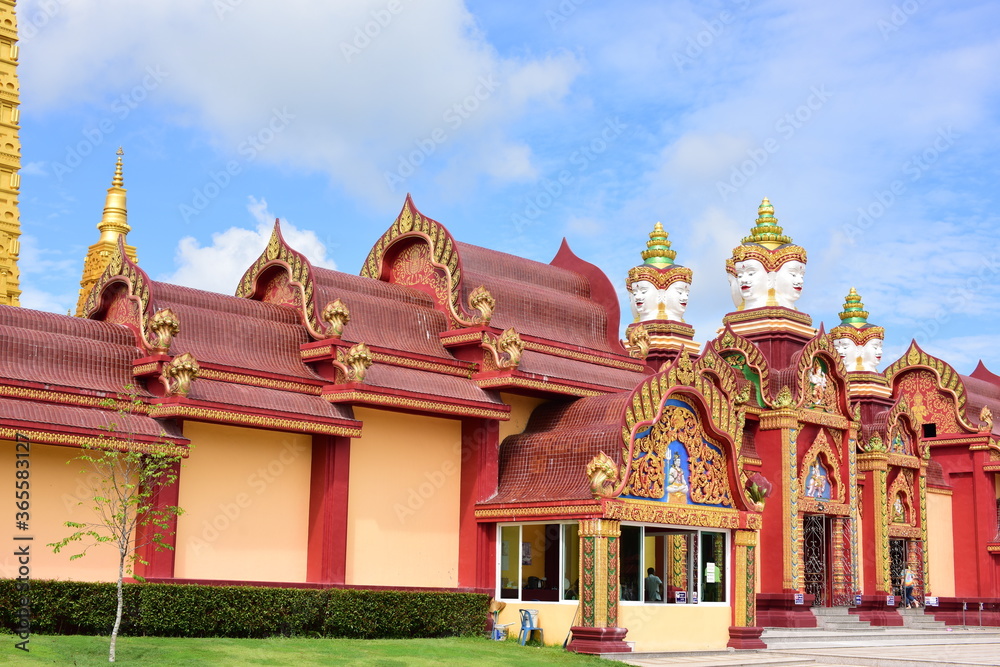 Beautiful Thai temples, great in art and architecture Beautiful Thai temples, great in art and architecture