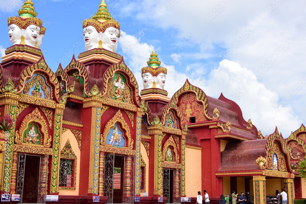 Beautiful Thai temples, great in art and architecture