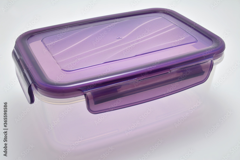 Transparent sturdy solid plastic food container Transparent sturdy solid plastic food container