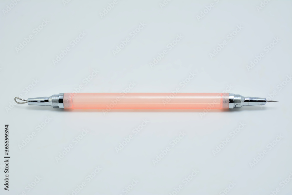 Pink pinch and scraper pimples remover pen Pink pinch and scraper pimples remover pen