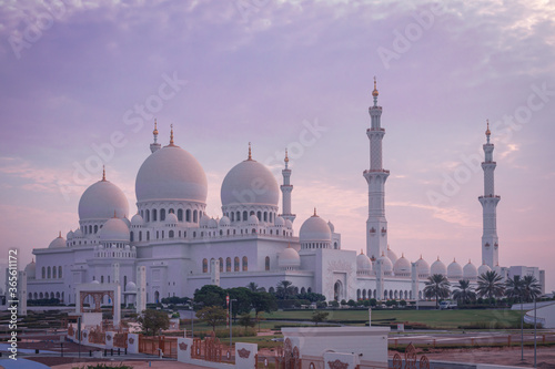 grand mosque in abu dhabi - united arab emirates