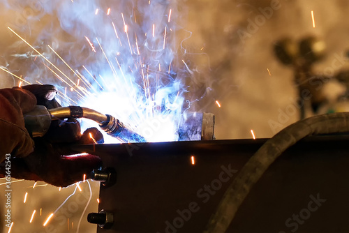 Εκτύπωση καμβά Close up view of the gas metal arc welding (GMAW), also known as metal inert gas or MIG welding