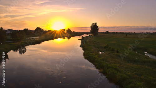 Zachód słońca nad rzeką Narew