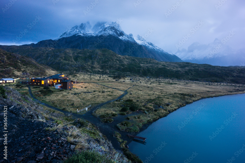 cuernos del Paine, refugio Paine Grande, trekking W, Parque nacional Torres del Paine,Sistema Nacional de Áreas Silvestres Protegidas del Estado de Chile.Patagonia, República de Chile,América del Sur