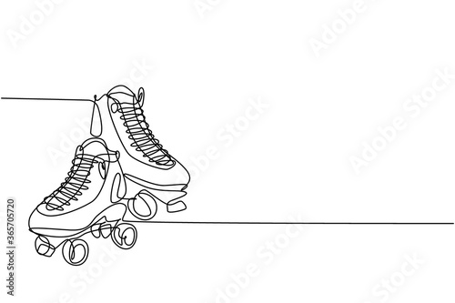 One single line drawing of pair of old retro plastic quad roller skate shoes. Trendy vintage classic sport concept continuous line draw graphic design vector illustration