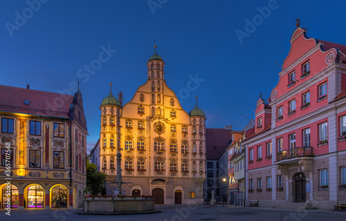 Rathaus in Memmingen am Abend, Bayern, Deutschland