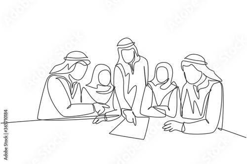 One continuous line drawing of young muslim businesspeople discussing deal project together while team meeting. Islamic clothing shemag, scarf, hijab. Single line draw design vector illustration