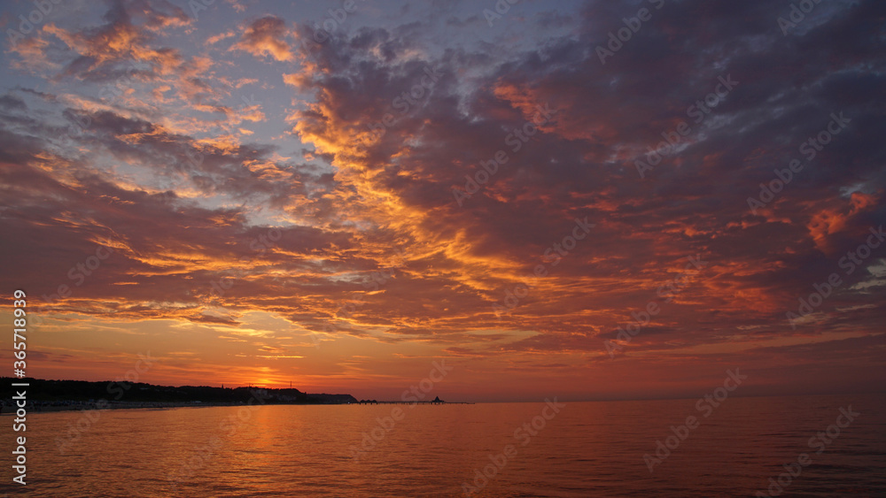 Sonnenuntergang über der Ostsee V