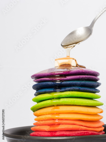 Pancakes colorate 
arcobaleno photo