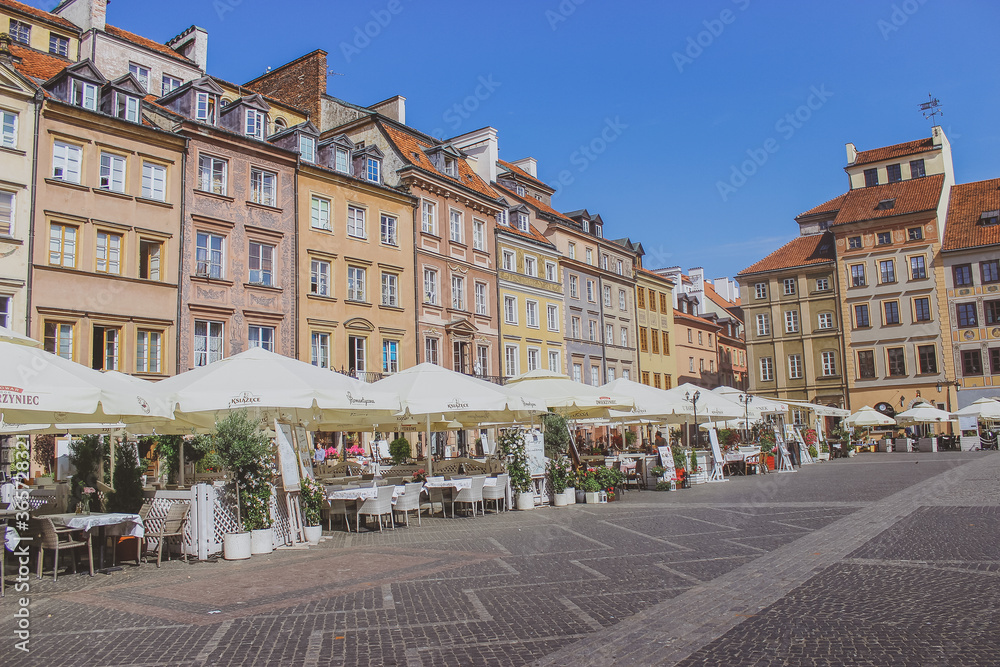 old town square in warsaw