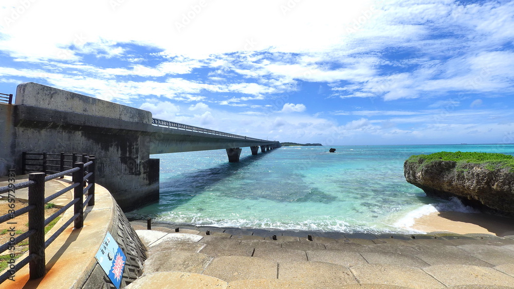 Obraz premium 宮古島からの池間大橋２
