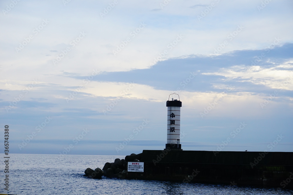 提灯の形をした小田原港の灯台