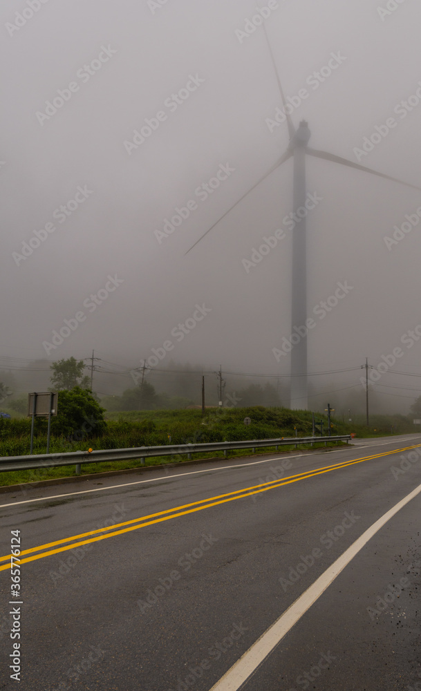 Large electric wind turbine