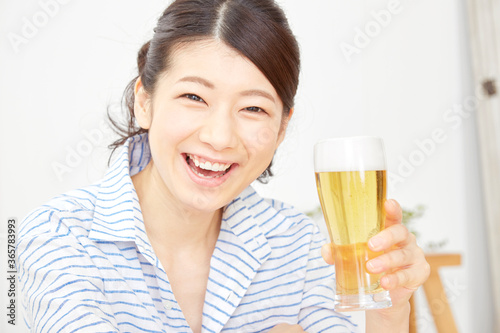 女性 ビール