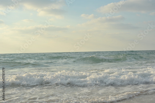 Fototapeta Naklejka Na Ścianę i Meble -  sea 
beach
ocean
summer
waves