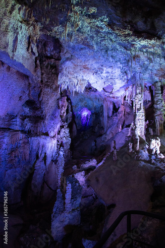 Vue intérieur de la Grotte de la Salamandre © Hedi-Kun