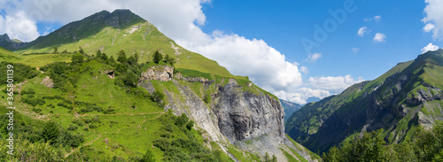 Schweiz Weisstannental Wandern photo