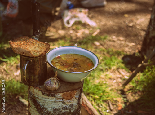  stewed soup cooked over the fire and toasted bread