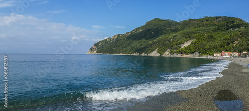 Tableau sur toile The beach of Riva Trigoso in Sestri Levante