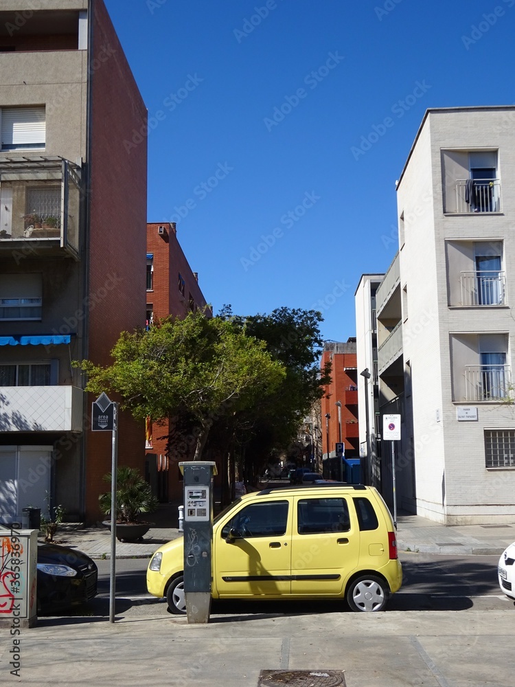 Fototapeta premium Yellow Car