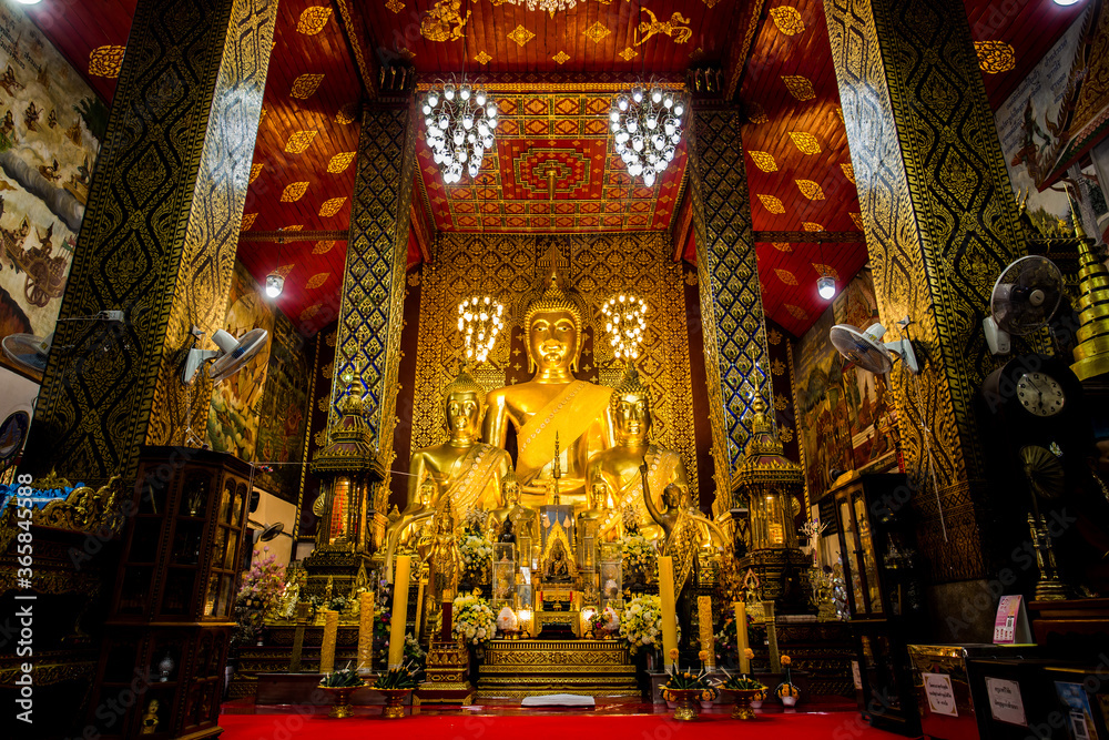 Buddha  statue  in wat  Pratajhariphunchai  , Lumphun province  Thailand