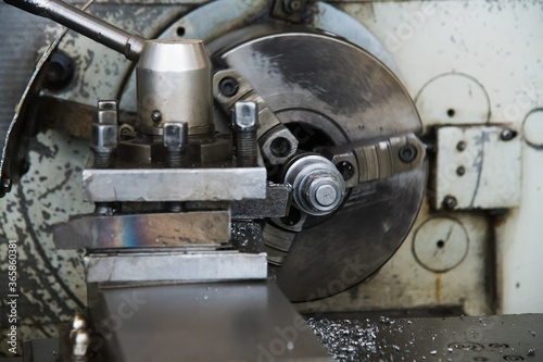 Cutting tool at metal working on lather machine