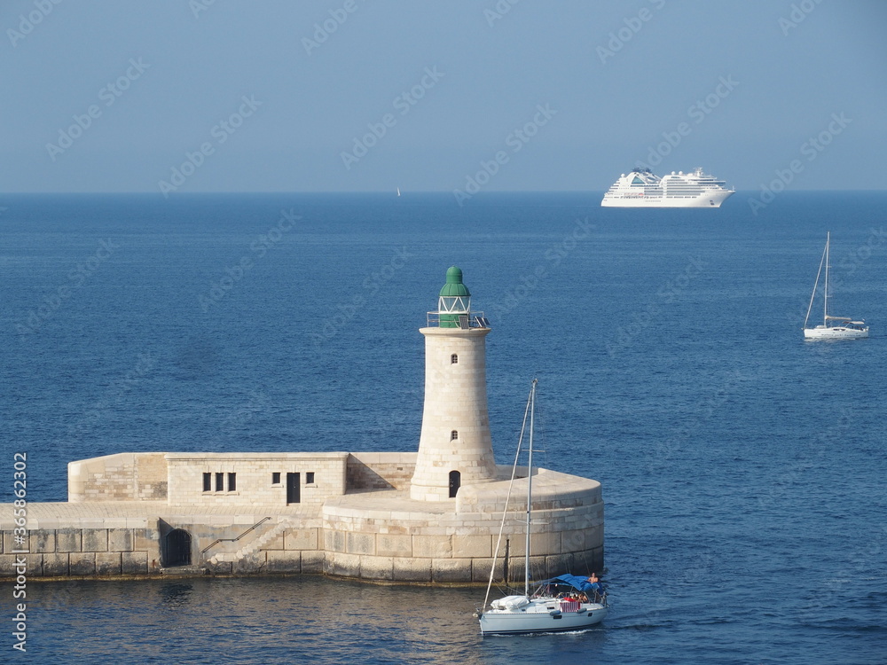 Leuchtturm an der Hafenausfahrt von Valletta Malta