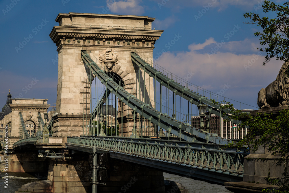 Blick auf die Kettenbrücke  Detailansicht Budapest, Ungarn