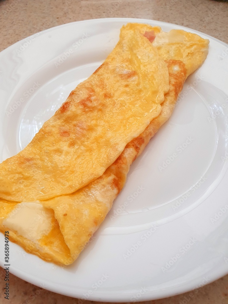 Omelette por la mañana
ingredientes huevos, jamón de pavo y queso Omelette por la mañana
ingredientes huevos, jamón de pavo y queso