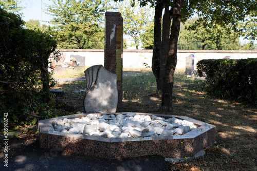 shaft for depositing ashes after cremation in a cemetery