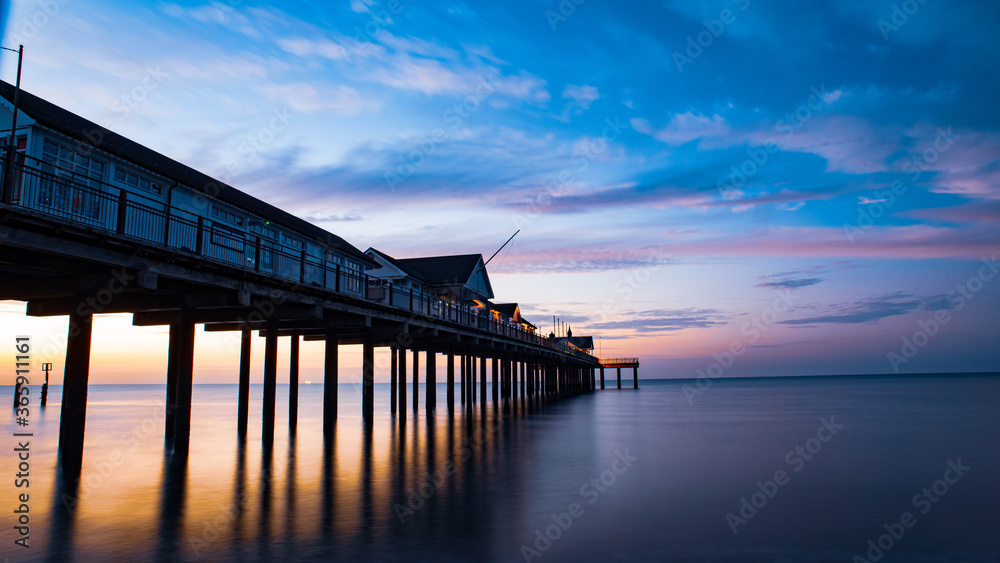 sunrise under the pier southward 