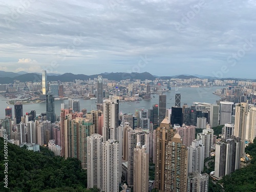 Panorama urbain et baie de Hong Kong © Atlantis