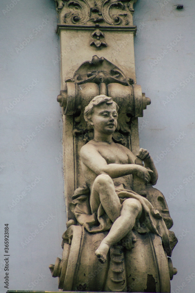 Obraz premium View of the facade of a historical building in the downtown area of Budapest, capital of Hungary and the most populous city of Hungary 