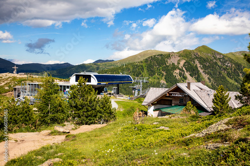 фотографія Die Nockberge in der Nähe der Turracher Höhe in Kärnten und blauer Himmel