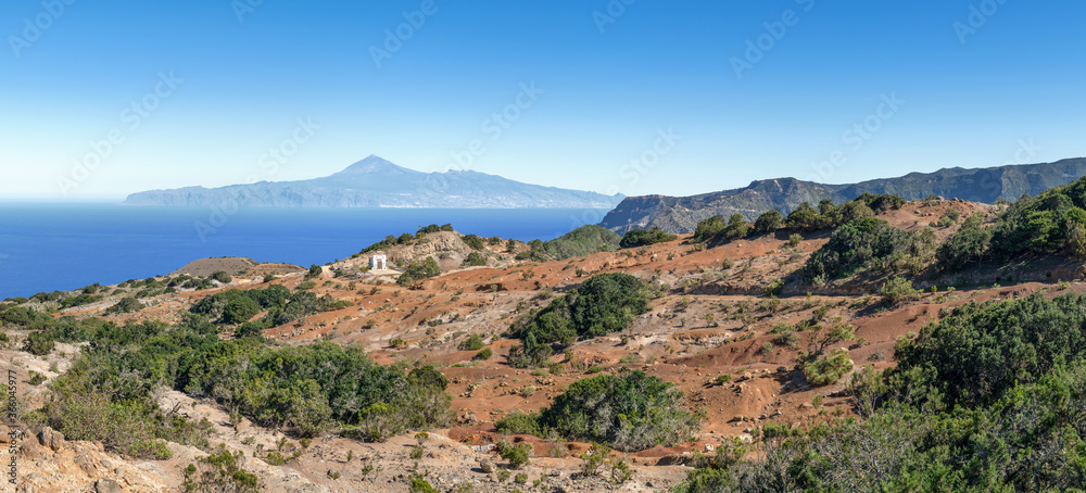 La Gomera - Landschaft oberhalb Vallehermoso an der Kapelle Ermita de Coromoto mit Blick nach Teneriffa und dem Wanderweg zur Buenavista
