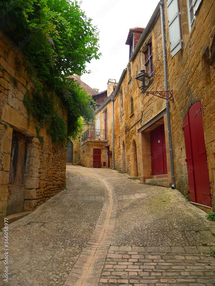 ruelle et portes de Sarlat-la-Canéda, Périgord, Dordogne, France