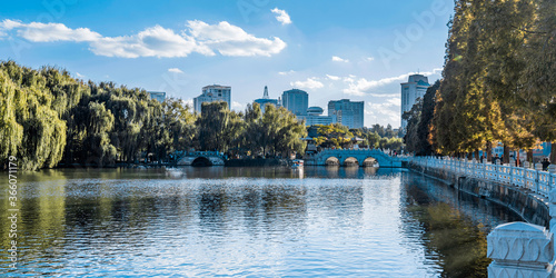 Fototapeta Naklejka Na Ścianę i Meble -  Scenery of Green Lake Park in Kunming, Yunnan, China